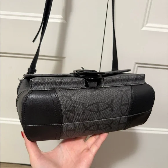 Danier Philipa Flap Shoulder Bag - Picture 3 of 8